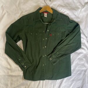 LEVIS DARK GREEN BUTTON UP
